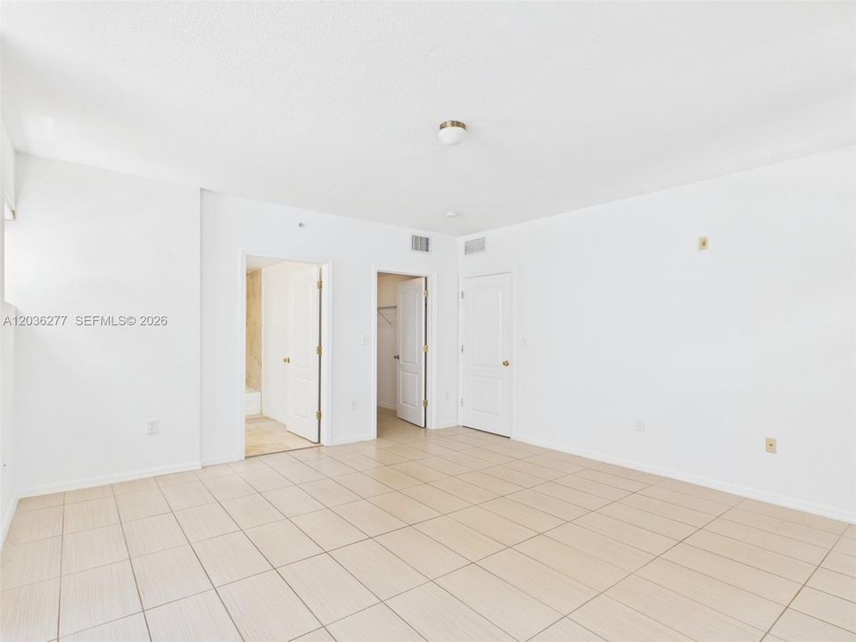 В аренду: $2,500 (2 спален, 2 ванн, 2054 Квадратных фут)