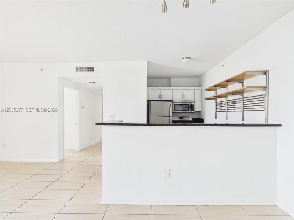 В аренду: $2,500 (2 спален, 2 ванн, 2054 Квадратных фут)