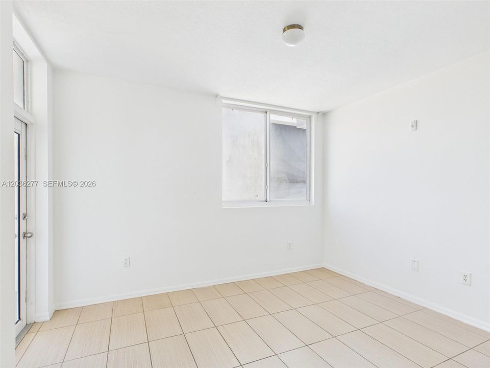 В аренду: $2,500 (2 спален, 2 ванн, 2054 Квадратных фут)