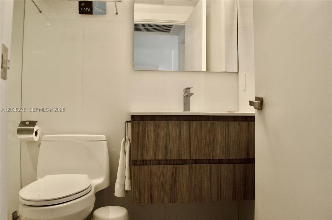 For Sale: $385,000 (1 beds, 1 baths, 437 Square Feet)