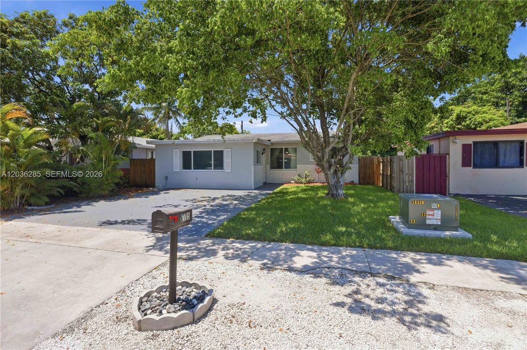 For Sale: $500,000 (3 beds, 2 baths, 1531 Square Feet)