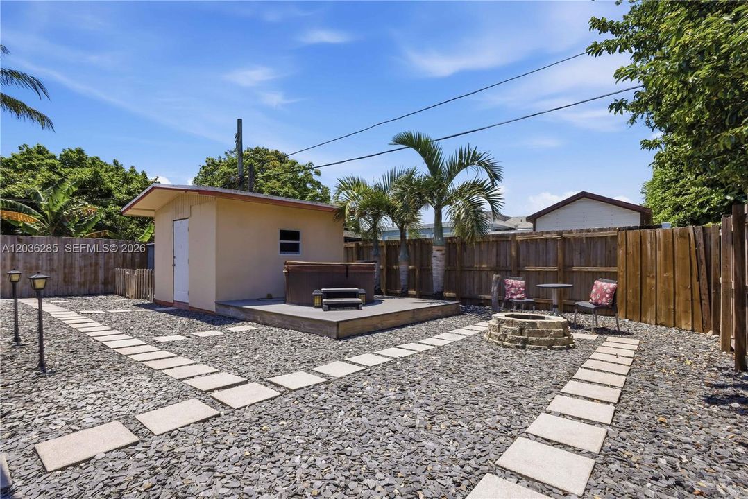 For Sale: $500,000 (3 beds, 2 baths, 1531 Square Feet)