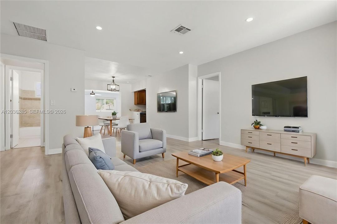 For Sale: $500,000 (3 beds, 2 baths, 1531 Square Feet)