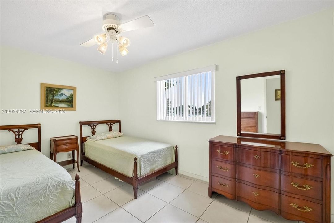 For Sale: $445,000 (3 beds, 2 baths, 1906 Square Feet)