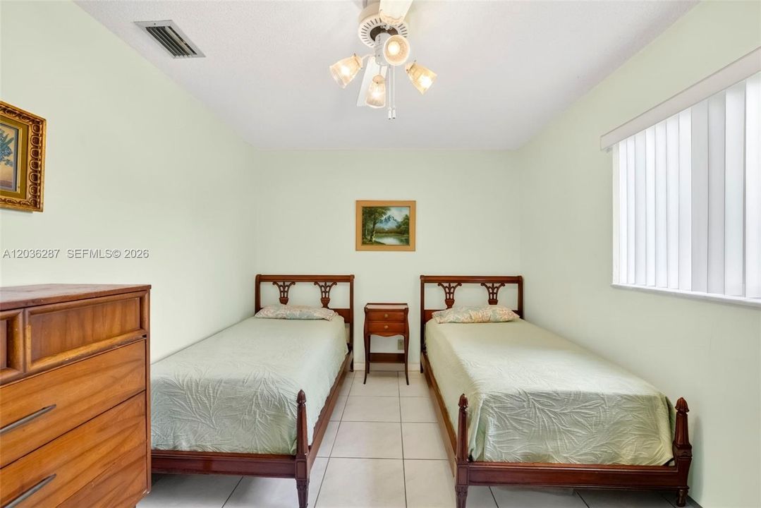 For Sale: $445,000 (3 beds, 2 baths, 1906 Square Feet)