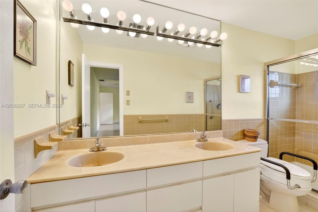 For Sale: $445,000 (3 beds, 2 baths, 1906 Square Feet)