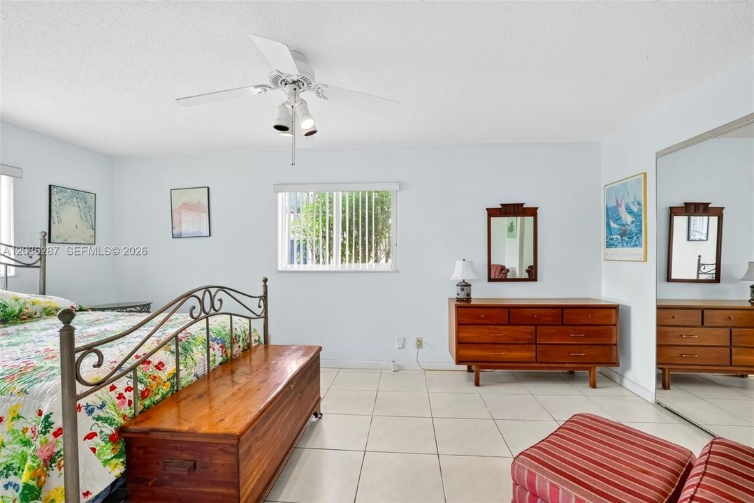 For Sale: $445,000 (3 beds, 2 baths, 1906 Square Feet)