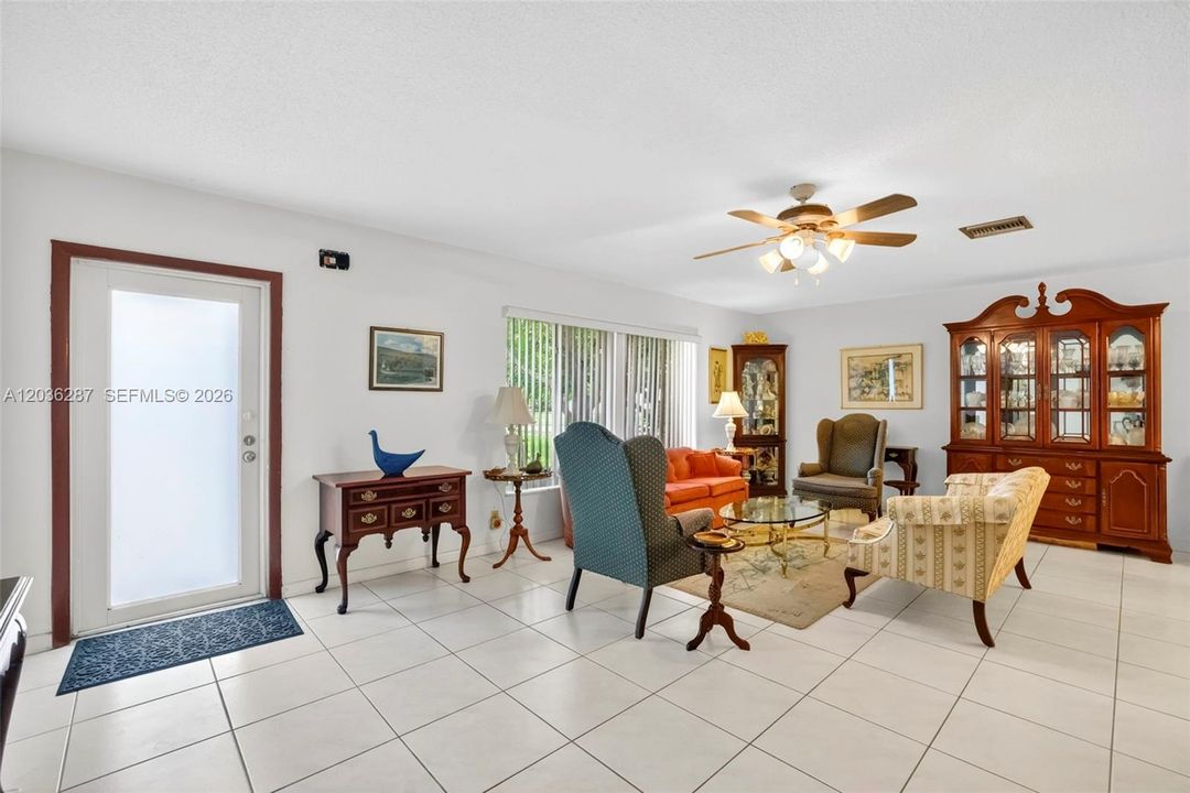 For Sale: $445,000 (3 beds, 2 baths, 1906 Square Feet)