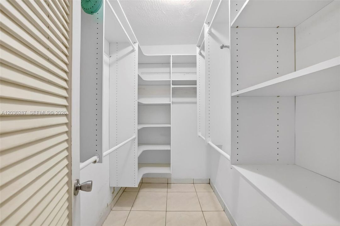 For Sale: $445,000 (3 beds, 2 baths, 1906 Square Feet)