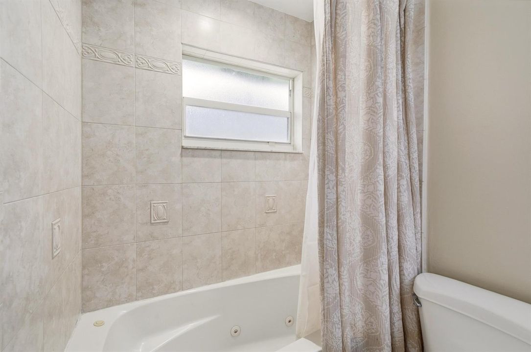 13_bathroom