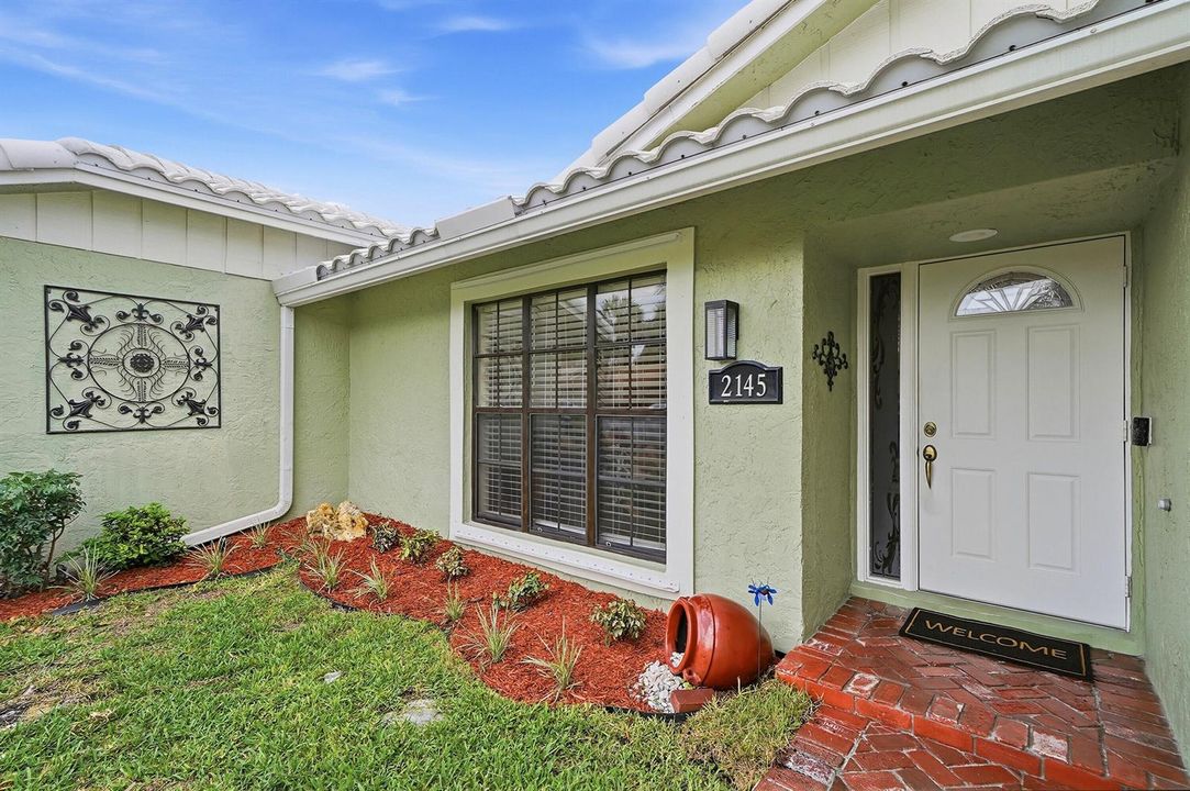 05_exterior entry