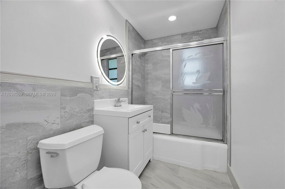 В аренду: $3,700 (3 спален, 1 ванн, 1296 Квадратных фут)