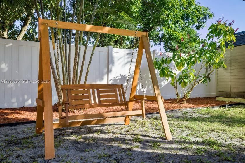 En Venta: $425,000 (2 camas, 1 baños, 988 Pies cuadrados)