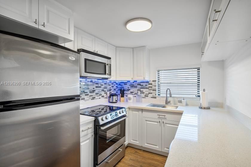 En Venta: $425,000 (2 camas, 1 baños, 988 Pies cuadrados)