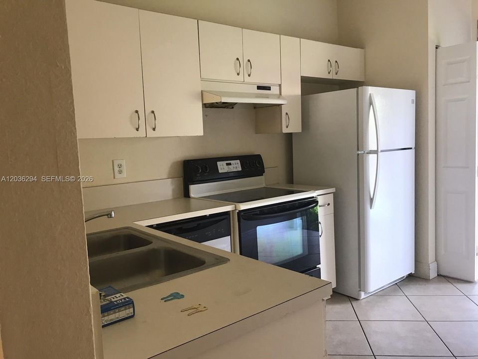 For Rent: $1,975 (3 beds, 2 baths, 1189 Square Feet)