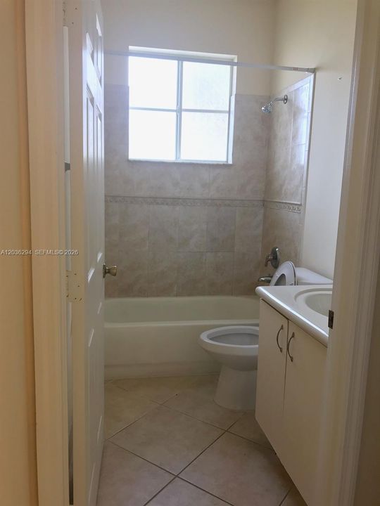 For Rent: $1,975 (3 beds, 2 baths, 1189 Square Feet)