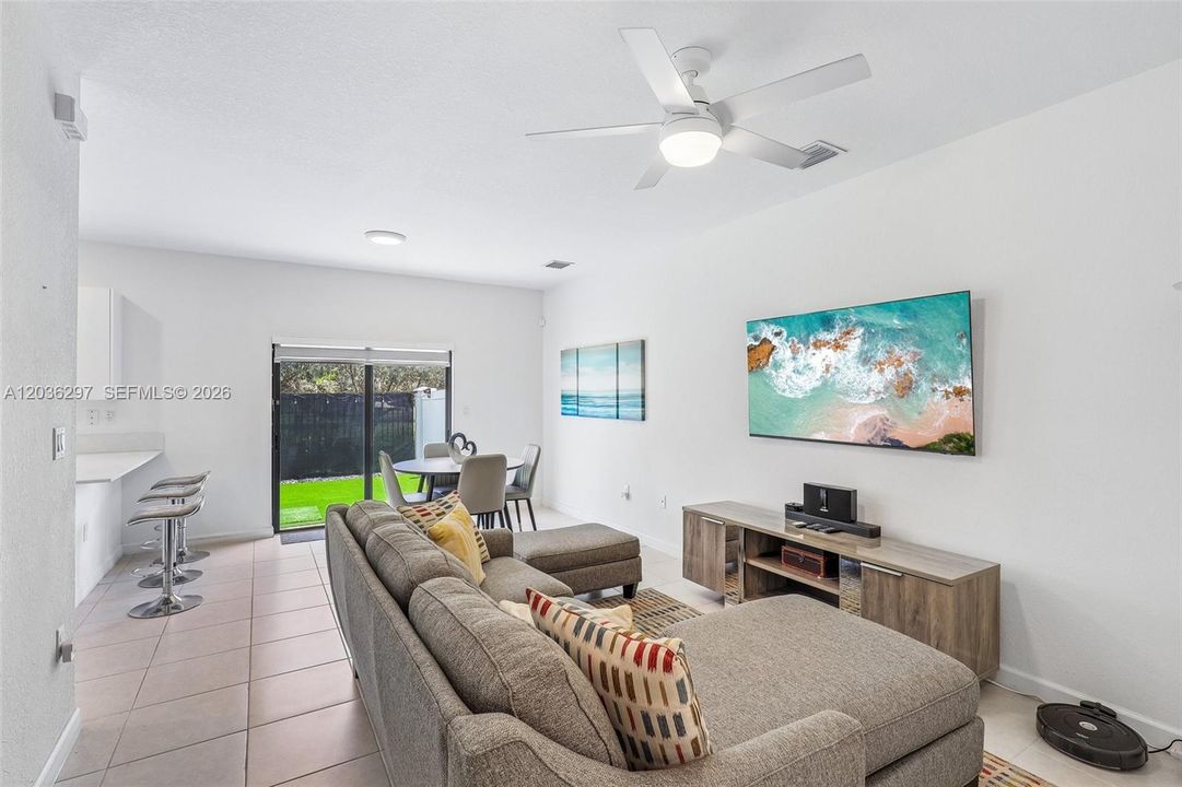 For Sale: $477,799 (3 beds, 2 baths, 1344 Square Feet)