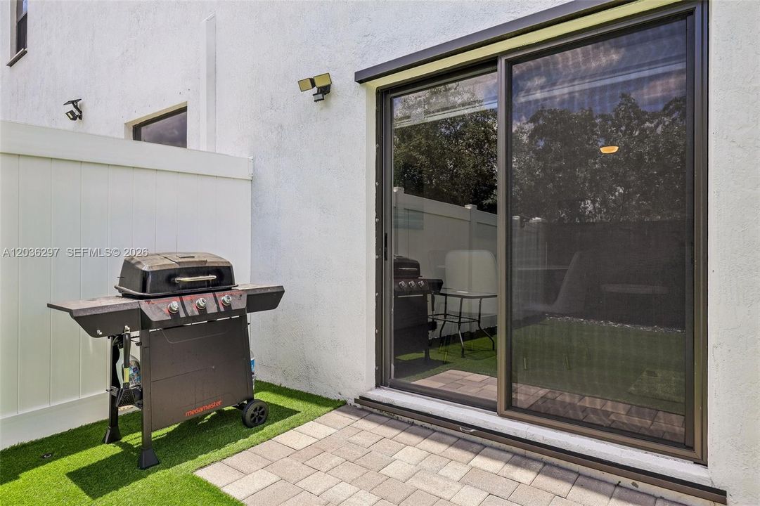For Sale: $477,799 (3 beds, 2 baths, 1344 Square Feet)