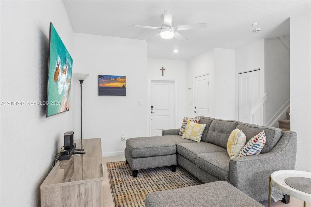 For Sale: $477,799 (3 beds, 2 baths, 1344 Square Feet)