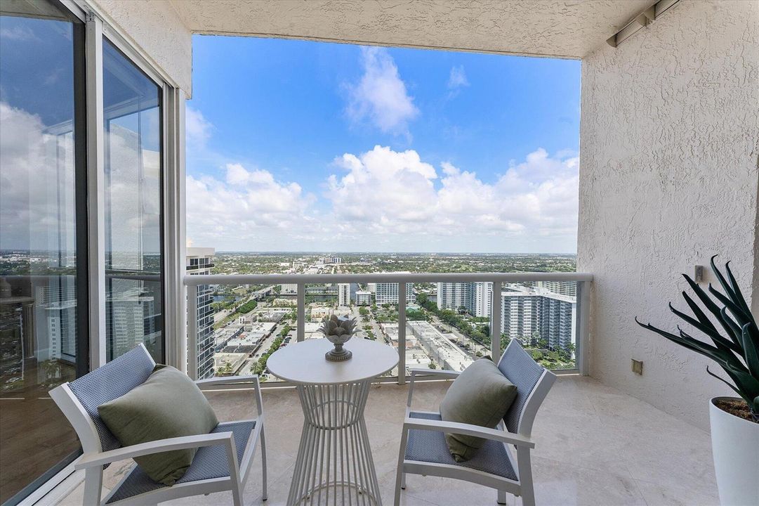 33-3200 N Ocean Blvd_045