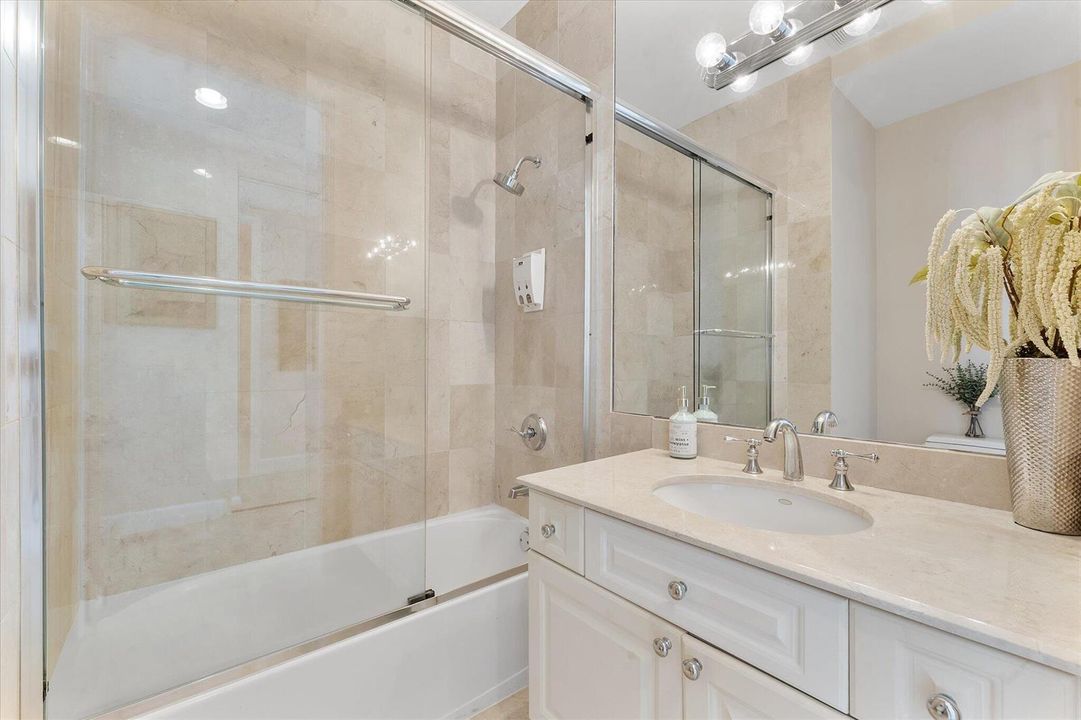 28-3200 N Ocean Blvd_037
