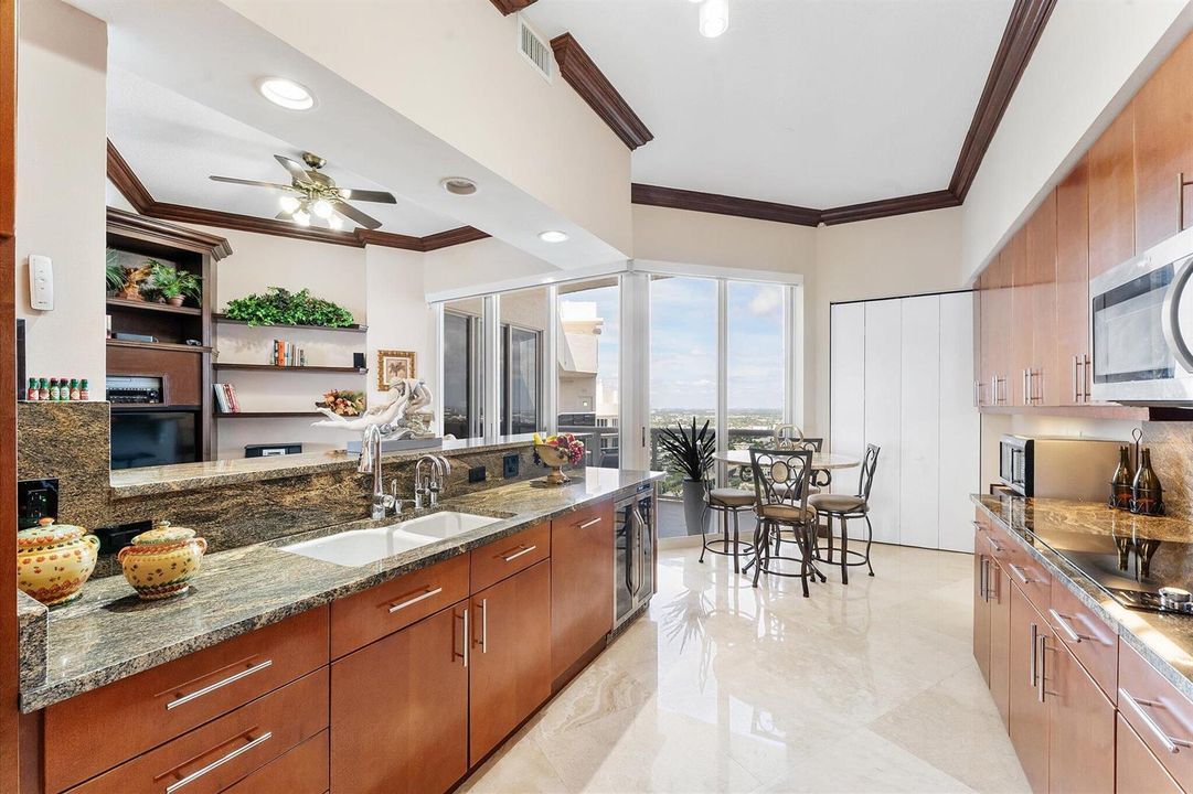 15-3200 N Ocean Blvd_020