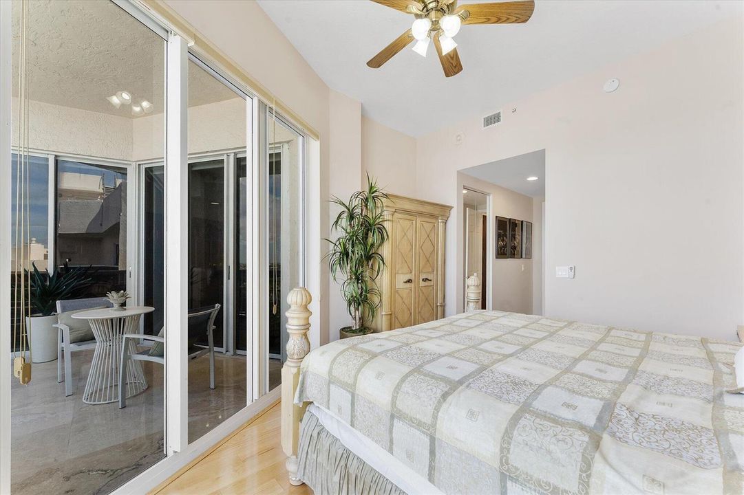 25-3200 N Ocean Blvd_034
