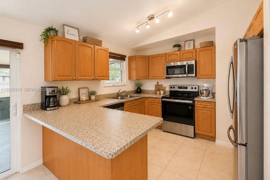 En Venta: $449,000 (3 camas, 2 baños, 1300 Pies cuadrados)