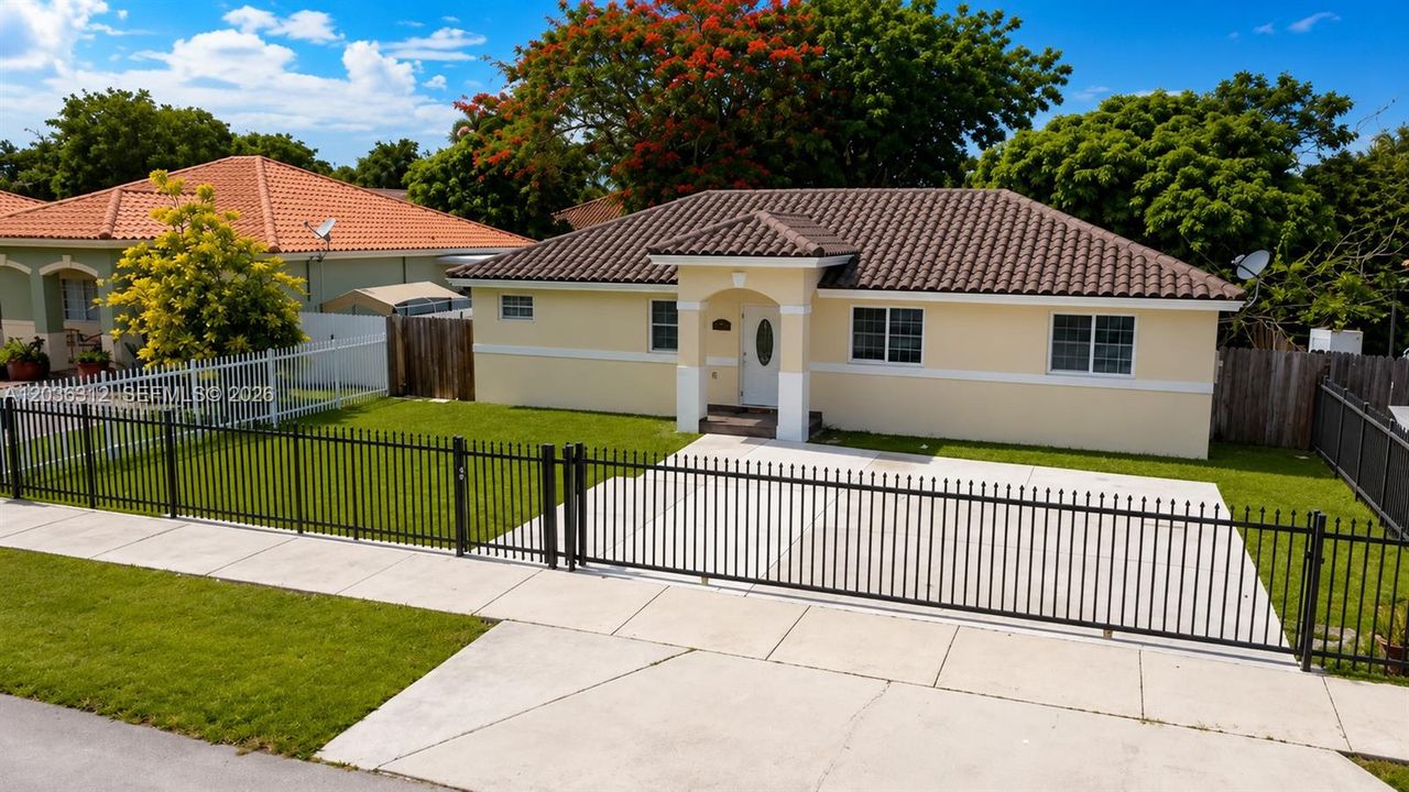 En Venta: $449,000 (3 camas, 2 baños, 1300 Pies cuadrados)