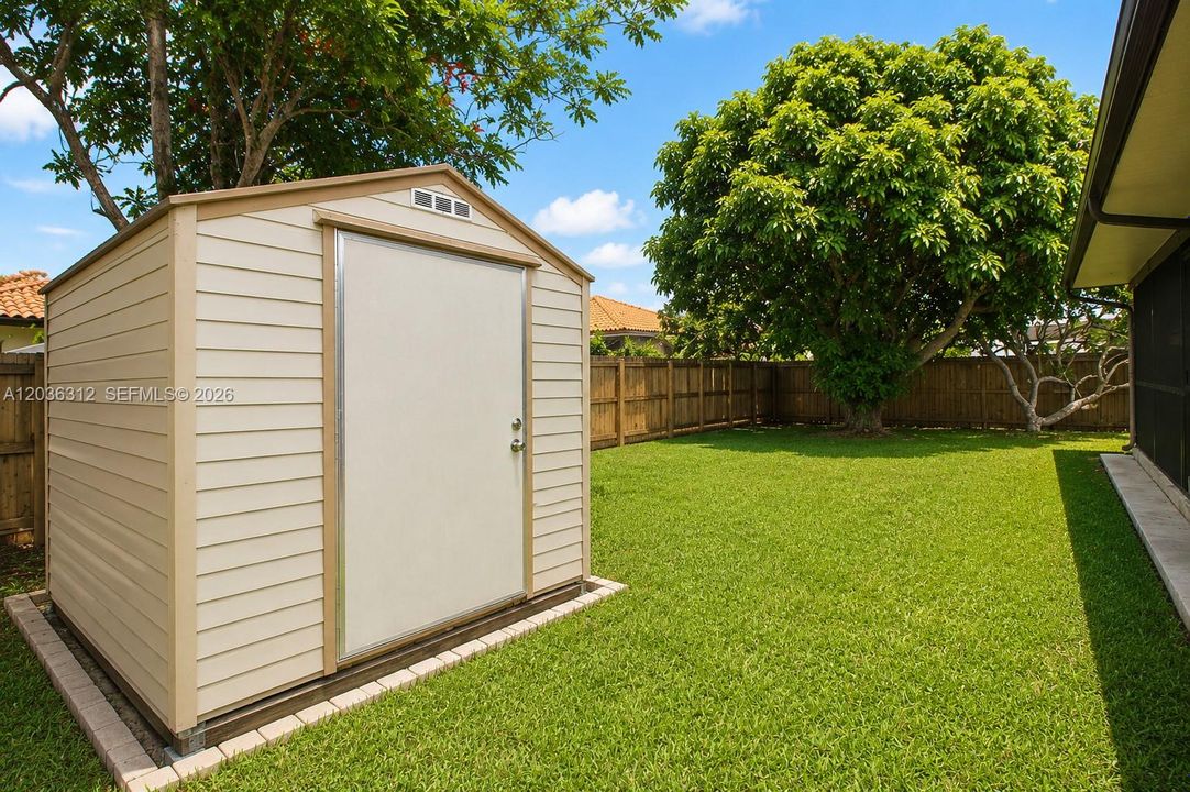 En Venta: $449,000 (3 camas, 2 baños, 1300 Pies cuadrados)