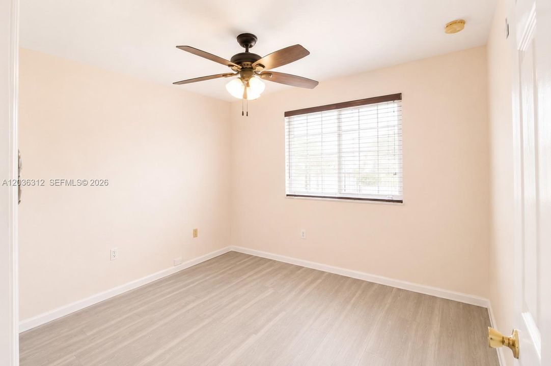 En Venta: $449,000 (3 camas, 2 baños, 1300 Pies cuadrados)