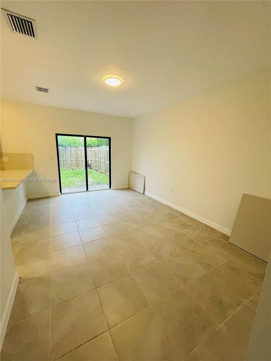 For Rent: $3,300 (4 beds, 2 baths, 1612 Square Feet)