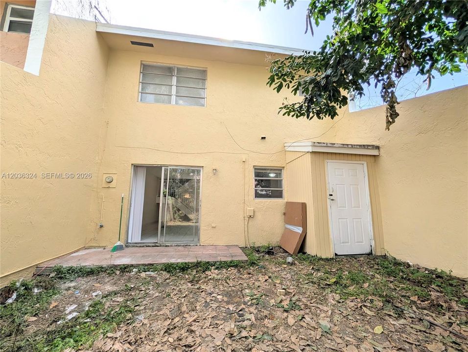 For Rent: $2,500 (3 beds, 2 baths, 1232 Square Feet)
