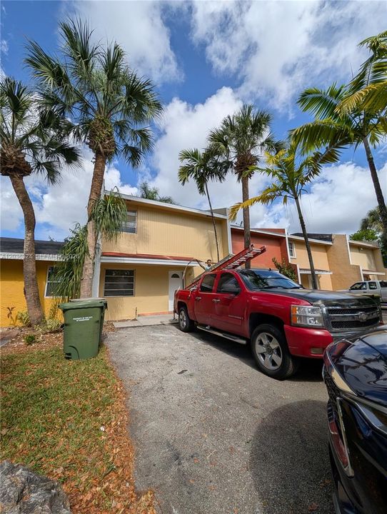 For Rent: $2,500 (3 beds, 2 baths, 1232 Square Feet)