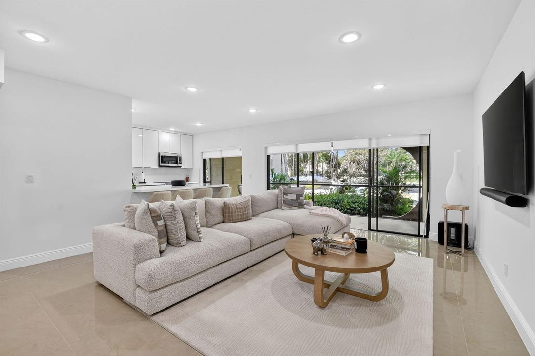 Living & Kitchen