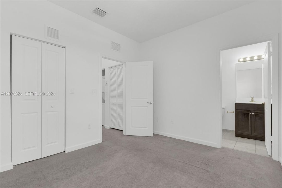 For Sale: $399,000 (3 beds, 3 baths, 1326 Square Feet)