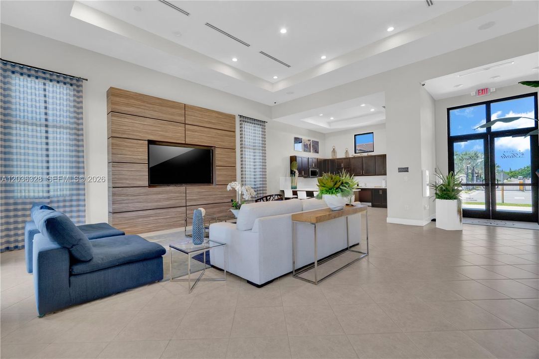 For Sale: $399,000 (3 beds, 3 baths, 1326 Square Feet)