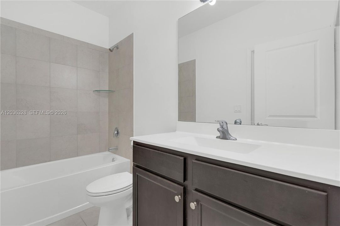 For Sale: $399,000 (3 beds, 3 baths, 1326 Square Feet)
