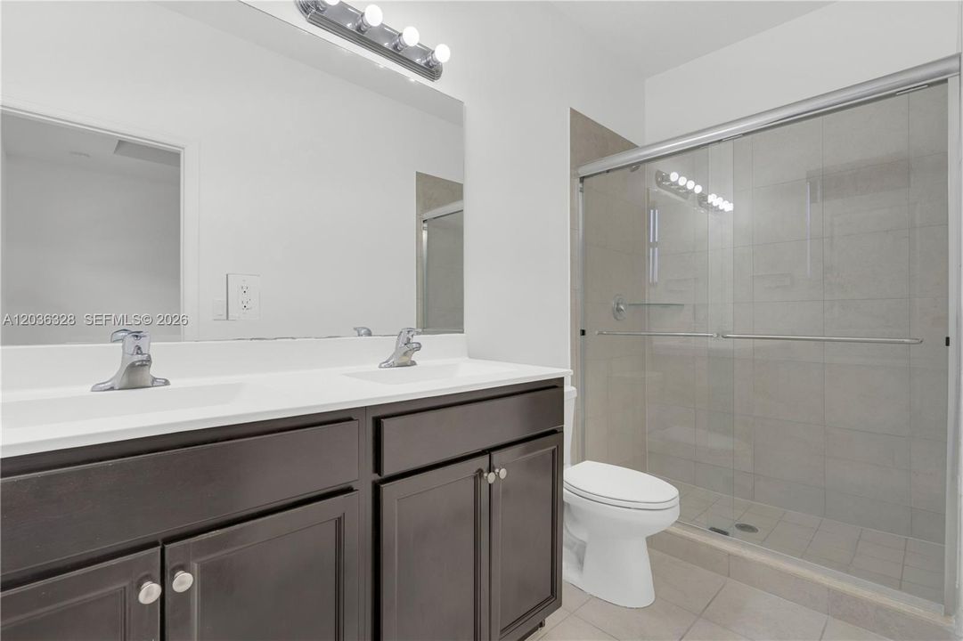 For Sale: $399,000 (3 beds, 3 baths, 1326 Square Feet)