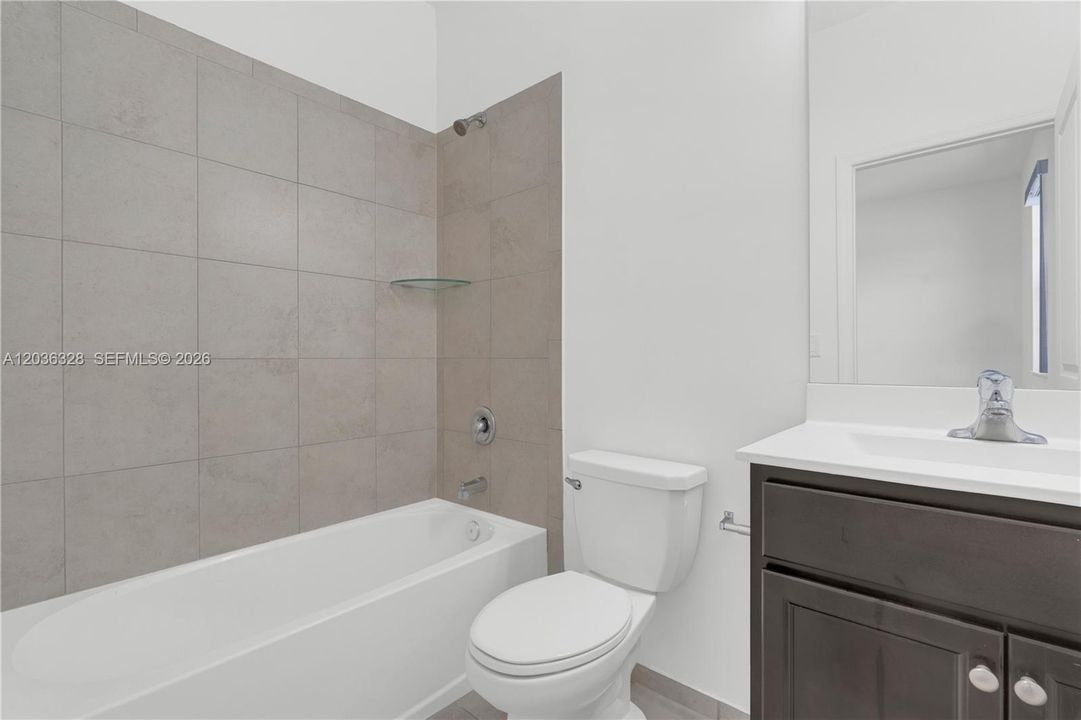 For Sale: $399,000 (3 beds, 3 baths, 1326 Square Feet)