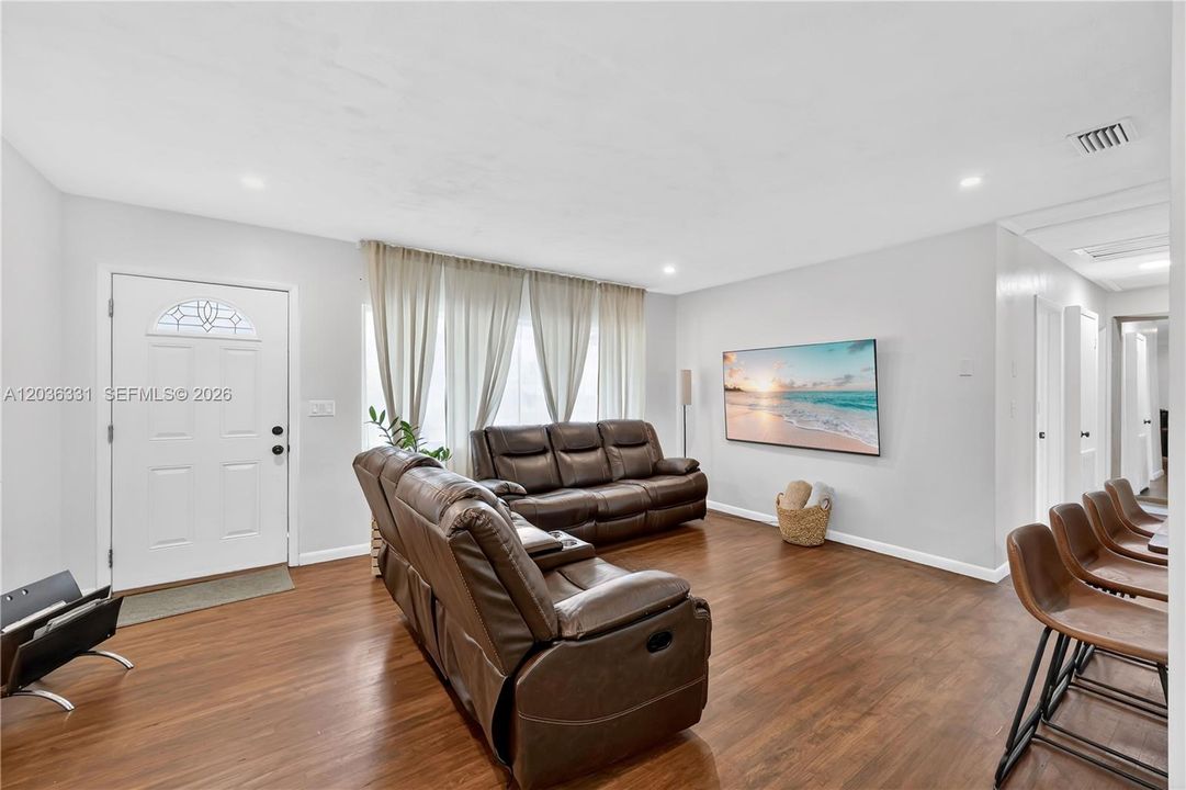 For Sale: $455,000 (5 beds, 2 baths, 0 Square Feet)