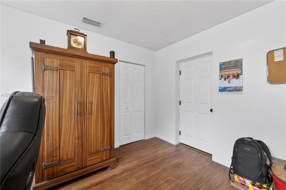 For Sale: $455,000 (5 beds, 2 baths, 0 Square Feet)