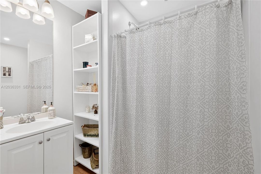 For Sale: $455,000 (5 beds, 2 baths, 0 Square Feet)