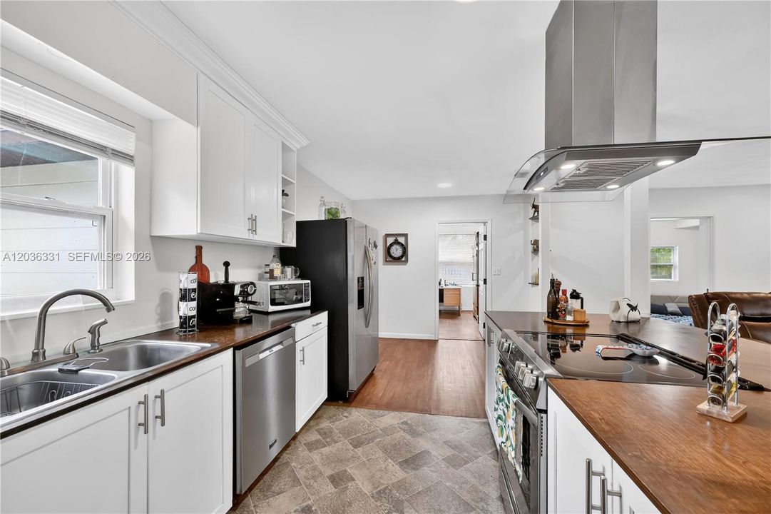 For Sale: $455,000 (5 beds, 2 baths, 0 Square Feet)