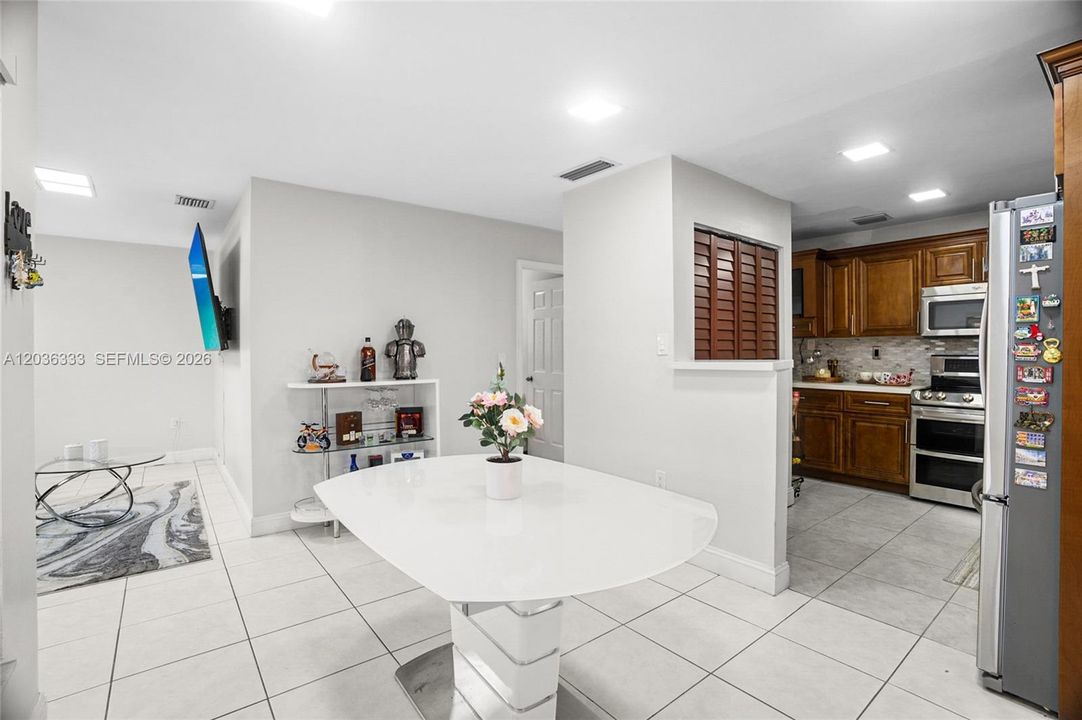 En Venta: $499,990 (3 camas, 2 baños, 1161 Pies cuadrados)