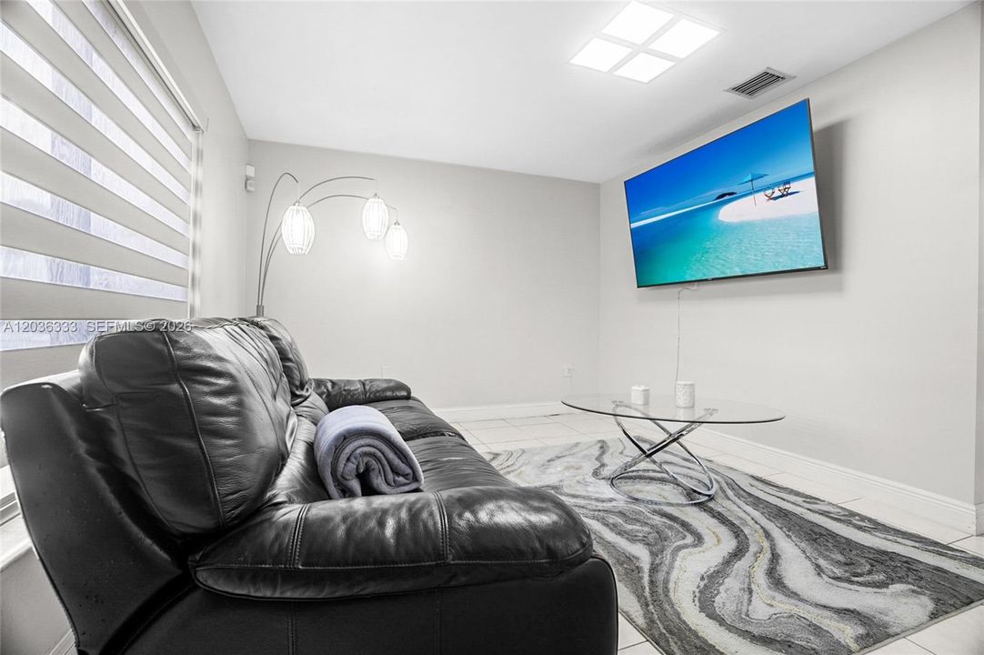 En Venta: $499,990 (3 camas, 2 baños, 1161 Pies cuadrados)