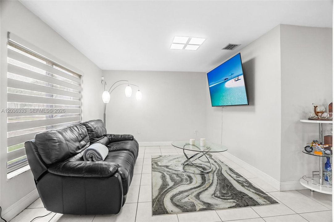 En Venta: $499,990 (3 camas, 2 baños, 1161 Pies cuadrados)