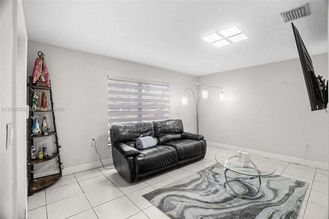 En Venta: $499,990 (3 camas, 2 baños, 1161 Pies cuadrados)