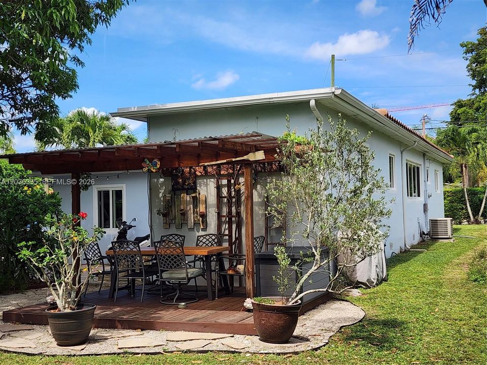 En Renta: $4,950 (2 camas, 2 baños, 1307 Pies cuadrados)