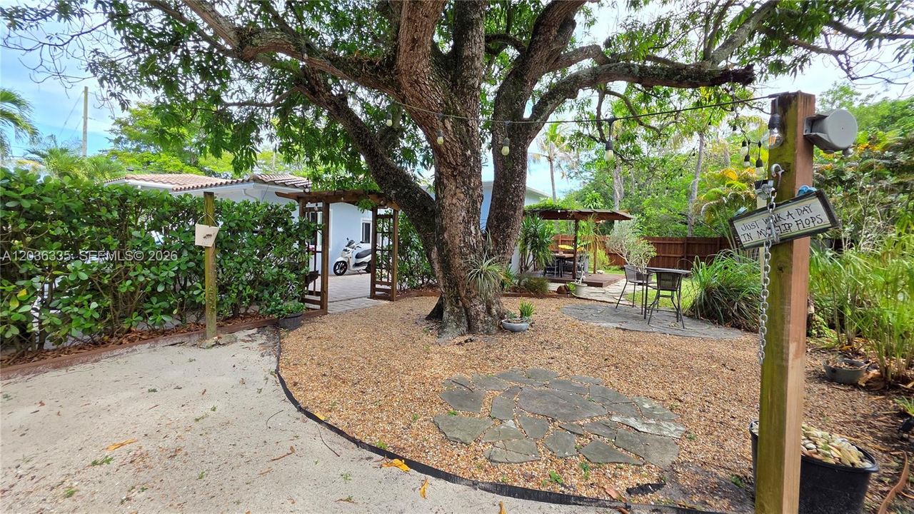 En Renta: $4,950 (2 camas, 2 baños, 1307 Pies cuadrados)